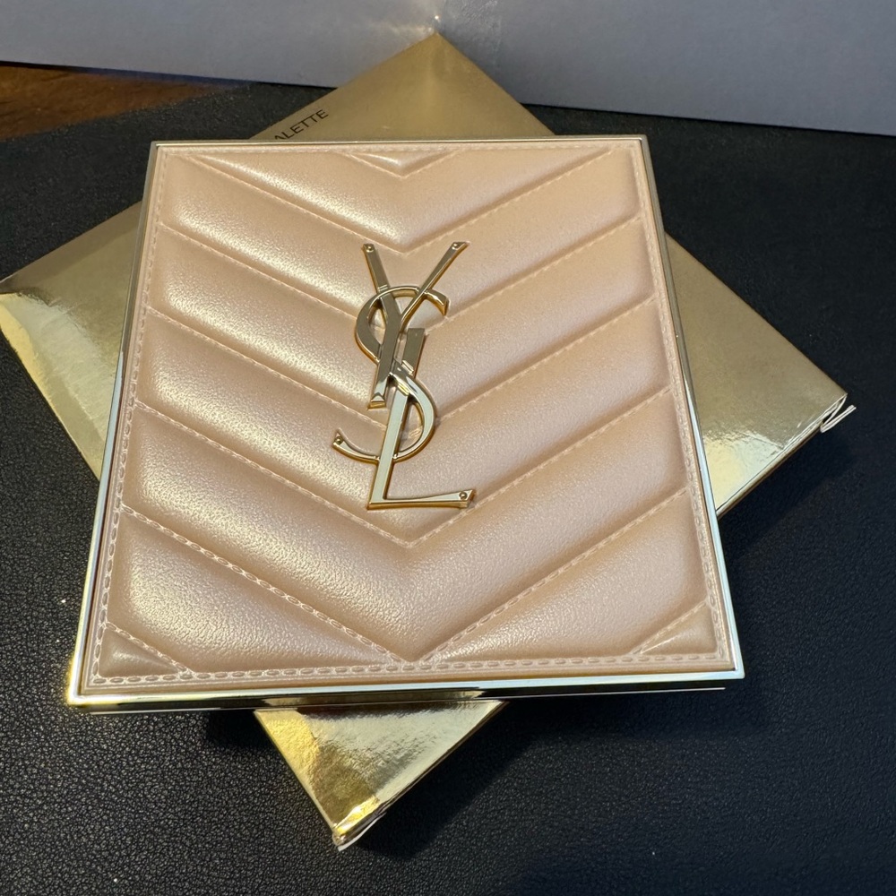 Yves Saint Laurent Golden Oasis Blush and Highlighter Palette. New with box. - Picture 2 of 4